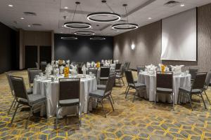 holiday inn boston dedham htl and conf ctr