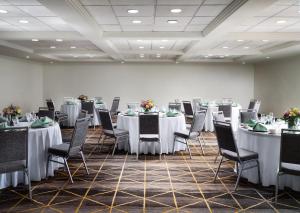 holiday inn boston dedham htl and conf ctr