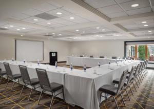 holiday inn boston dedham htl and conf ctr