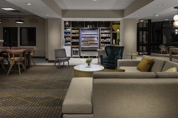 Holiday Inn Boston-Dedham Htl & Conf Ctr,Near Legacy Place,3 star