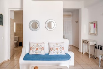 yakinthos residence