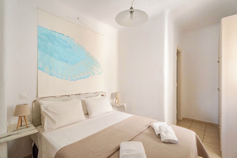 yakinthos residence