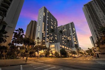 waikiki banyan 28th floor ocean view condo free parking and wifi by redawning