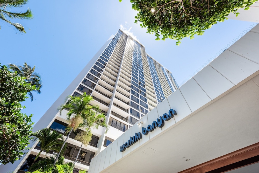waikiki banyan 28th floor ocean view condo free parking and wifi by redawning