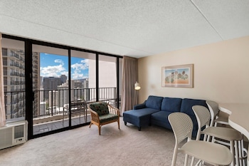 waikiki banyan 28th floor ocean view condo free parking and wifi by redawning