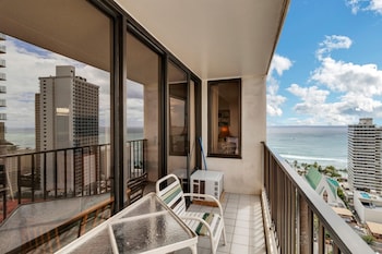 waikiki banyan 28th floor ocean view condo free parking and wifi by redawning