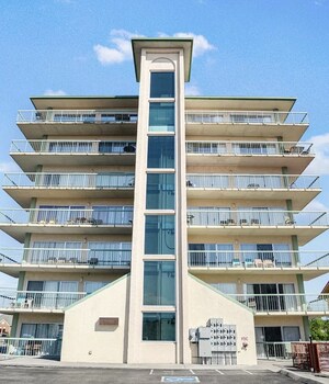 river place condos 205 2bd