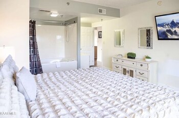 river place condos 205 2bd