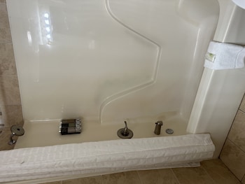 river place 9 2 br condo