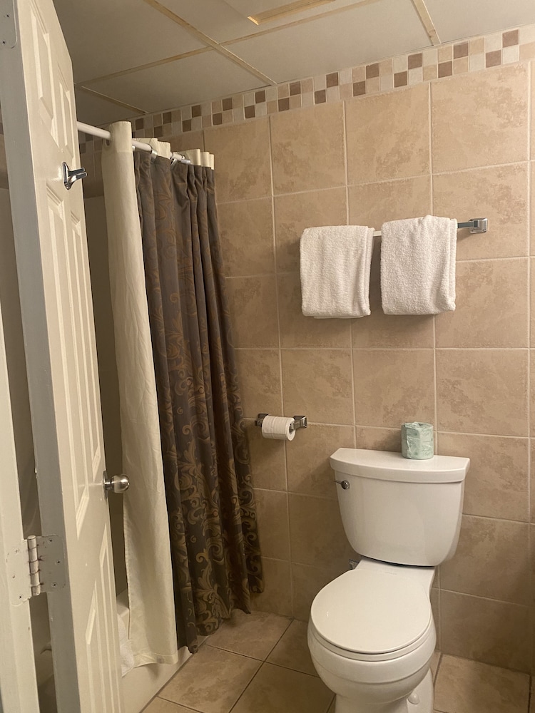 river place 9 2 br condo