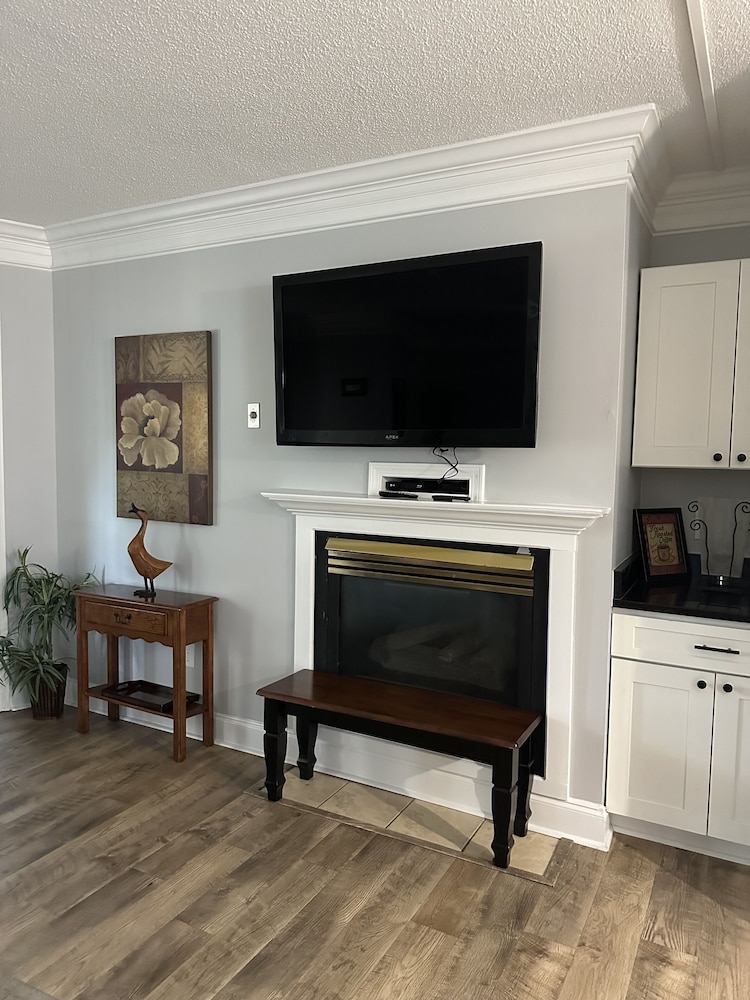 river place 9 2 br condo