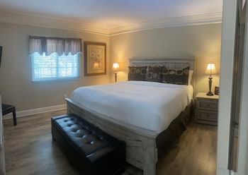 river place 9 2 br condo