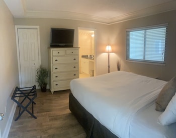 river place 9 2 br condo