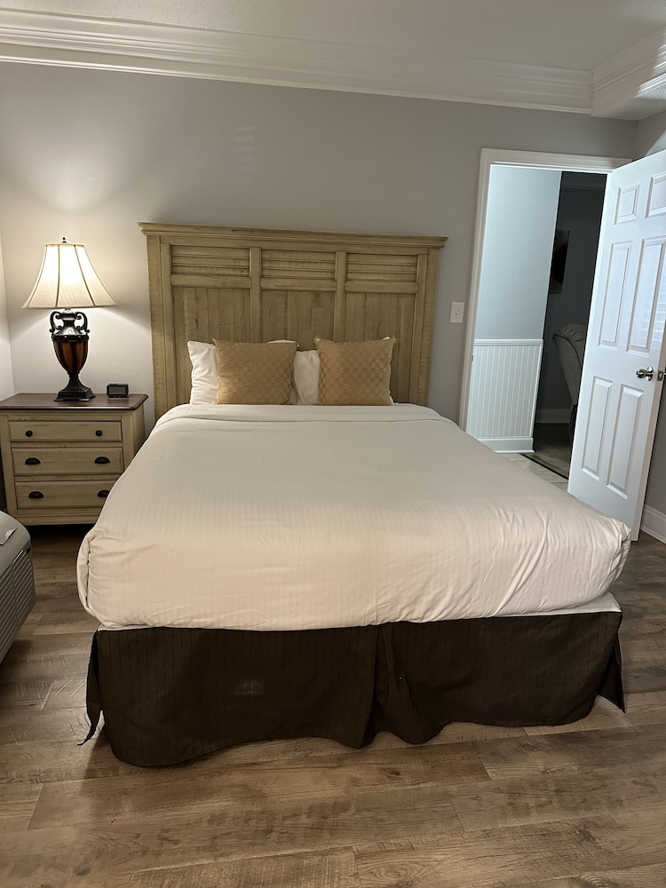 river place 9 2 br condo