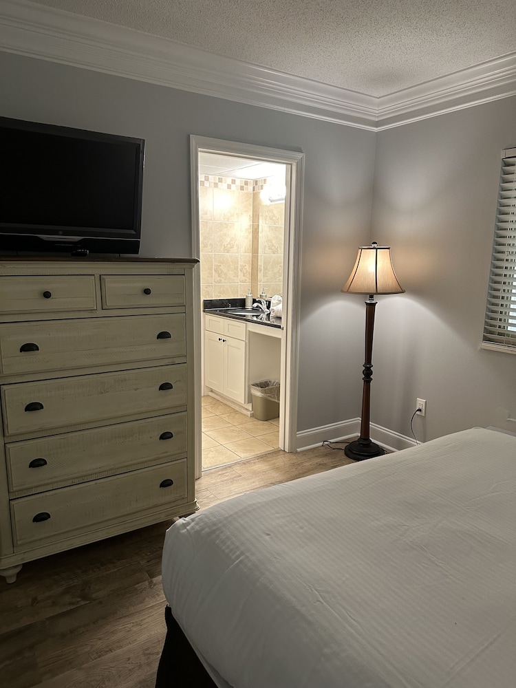 river place 9 2 br condo