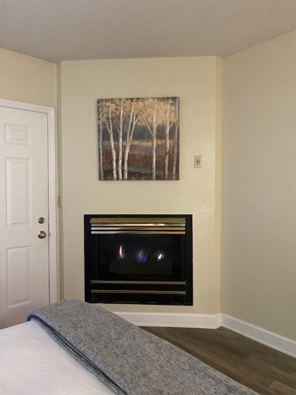 Riverside 209 1Br Condo With Jacuzzi By Redawning,,3 star