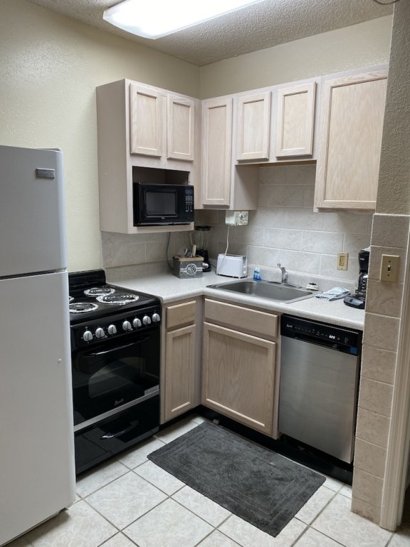 Riverside 209 1Br Condo With Jacuzzi By Redawning,,3 star