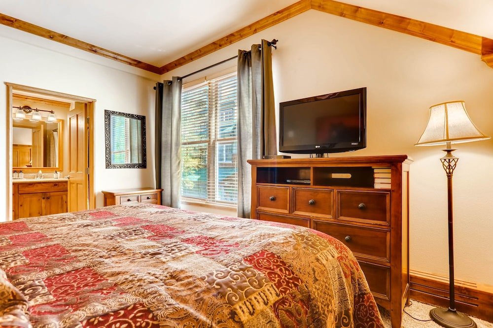 black bear 8032 1 br condo
