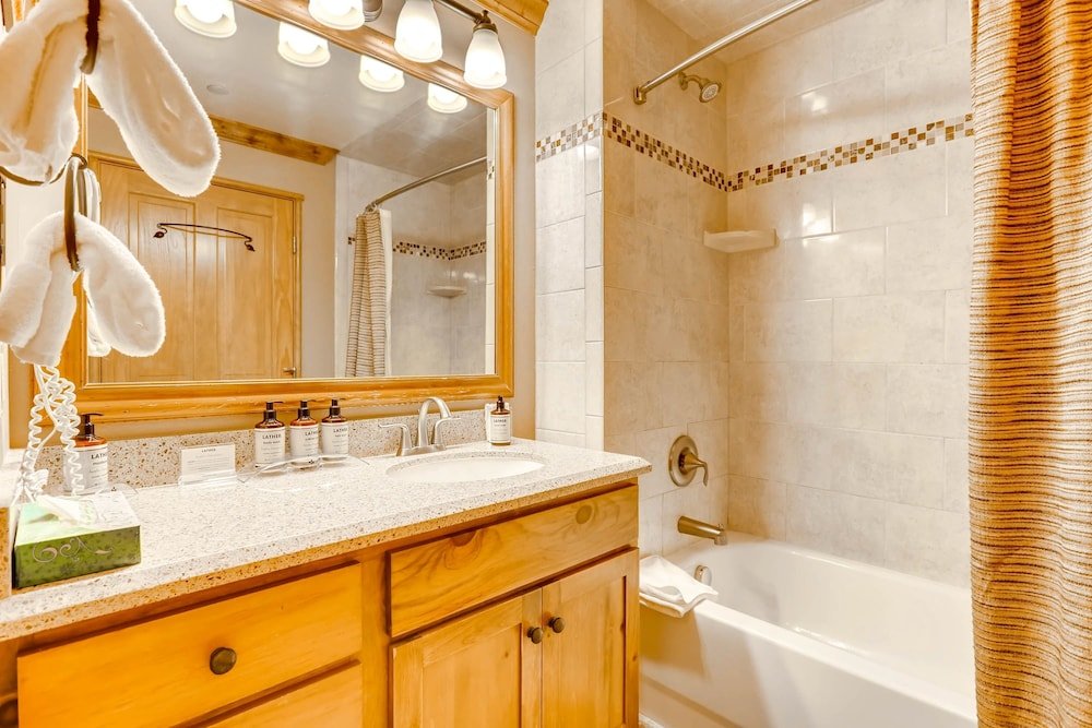 black bear 8032 1 br condo