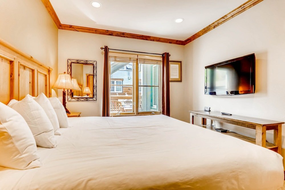 black bear 8034 1 br condo
