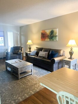 smoky mountains 205 2bd condo with private balcony by redawning