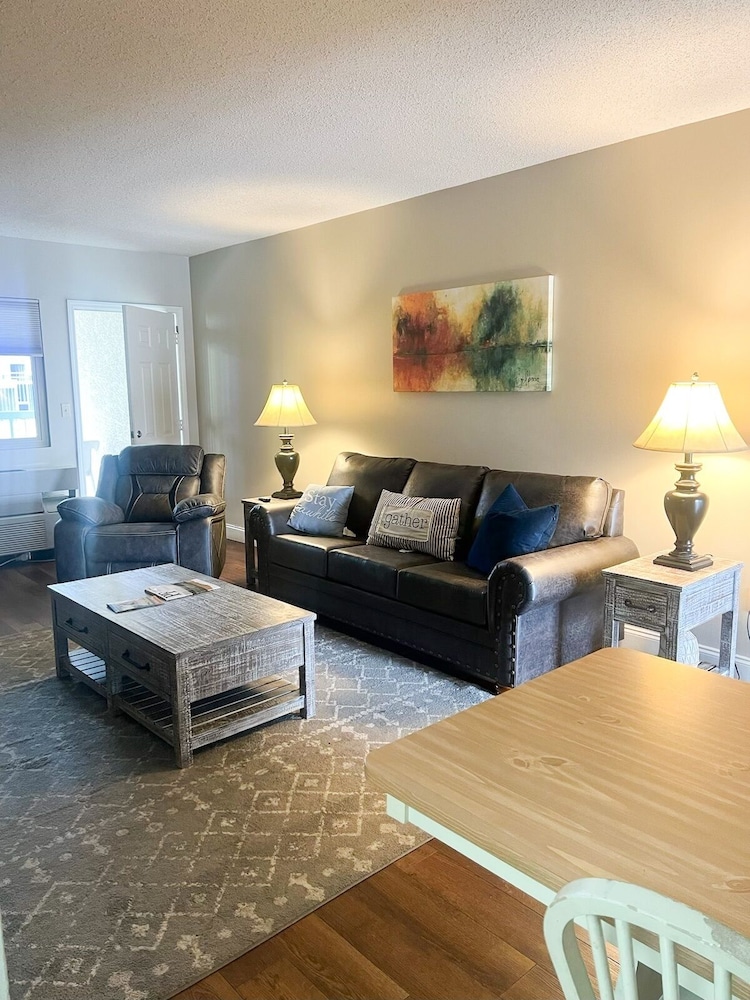 smoky mountains 205 2bd condo with private balcony by redawning