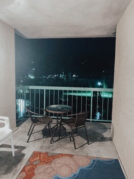 smoky mountains 205 2bd condo with private balcony by redawning