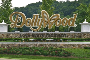smoky mountains 205 2bd condo with private balcony by redawning