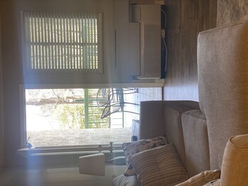 newly renovated 102 2bd condo with riverview balcony by redawning