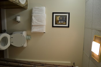 river place 8 2 br condo