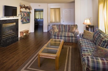 river place 8 2 br condo