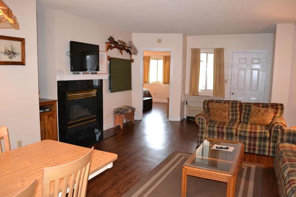 river place 8 2 br condo