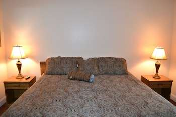 river place 8 2 br condo