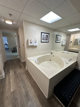 river place 4 1 br condo