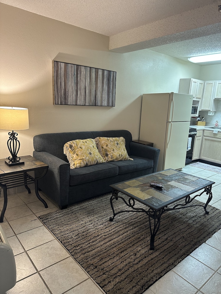 river place 4 1 br condo