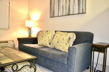 river place 4 1 br condo