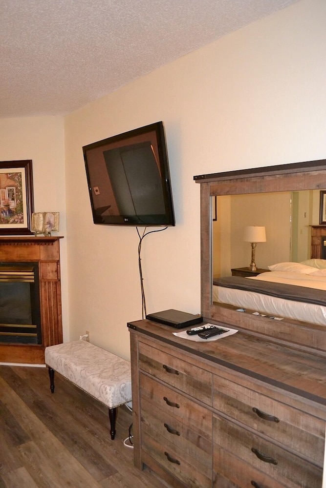 river place 4 1 br condo