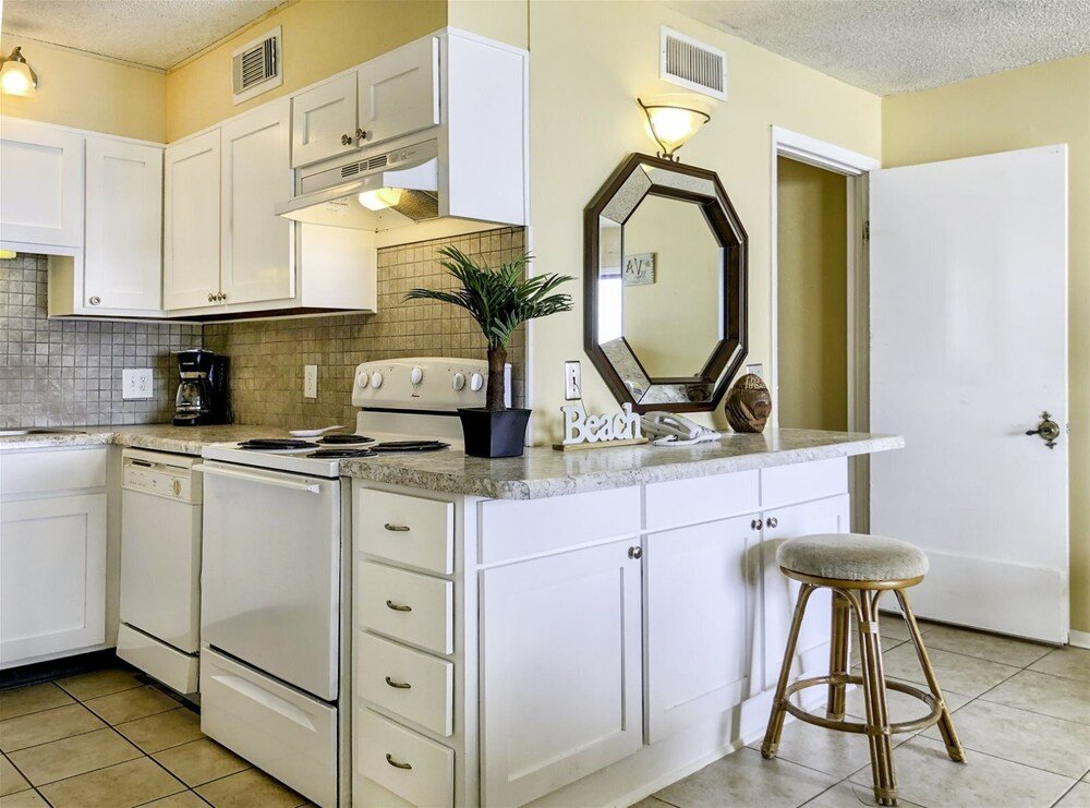 The Summit 606,,3.5 star