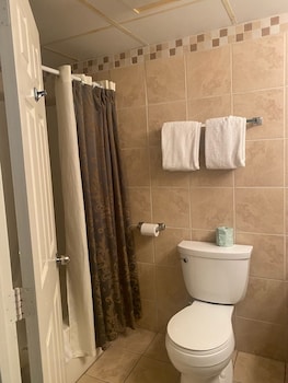 river place 14 3 br condo