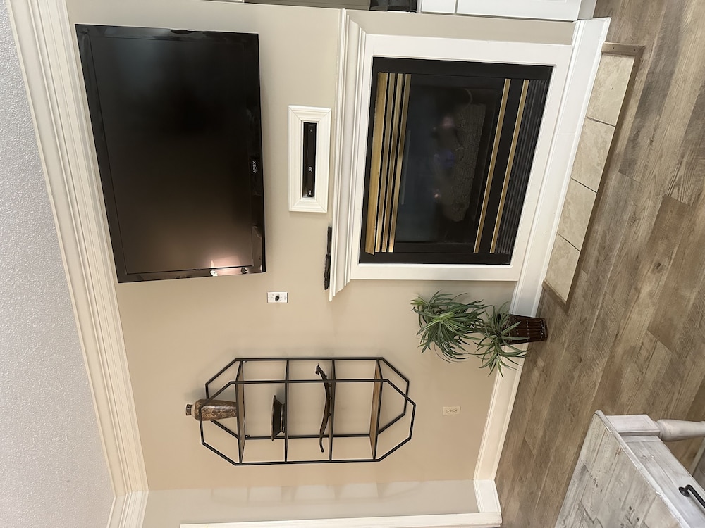 river place 14 3 br condo