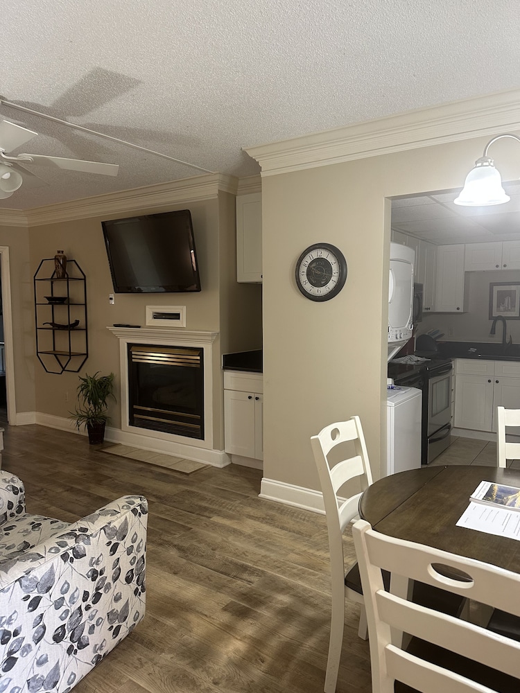 river place 14 3 br condo