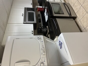 river place 14 3 br condo