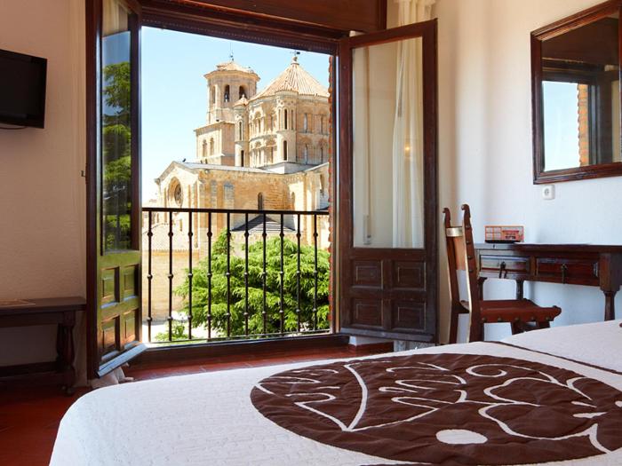 hospedium hotel juan ii