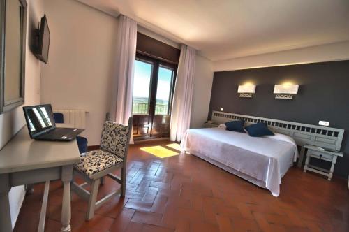 hospedium hotel juan ii