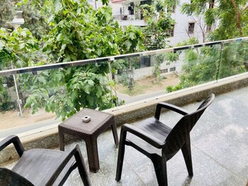 olive service apartments dlf cyber city