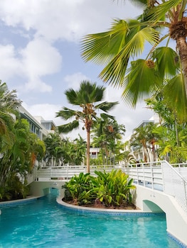 savannah beach club hotel