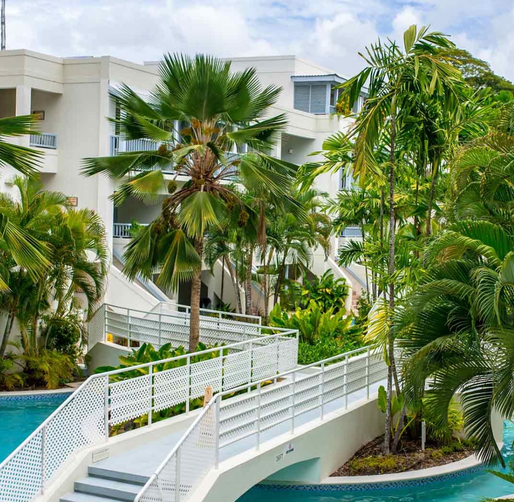 savannah beach club hotel