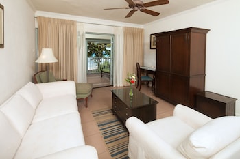 savannah beach club hotel