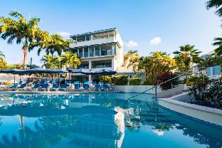 savannah beach club hotel