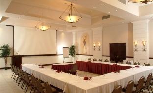 savannah beach club hotel